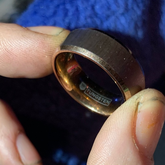 Mens Tungsten Ring - Picture 3 of 7